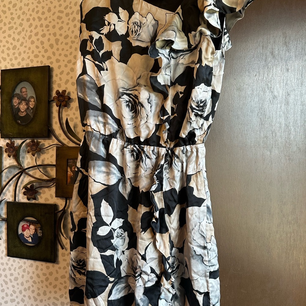 White House Black Market One Shoulder Black and White Dress - Picture 1 of 3